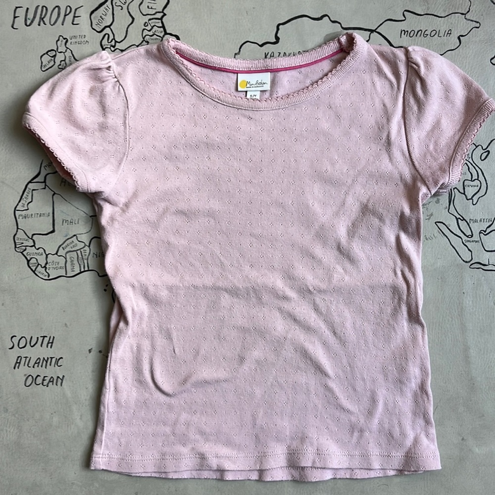 Mini Boden T-shirt with puff sleeve size 6-7 yr old